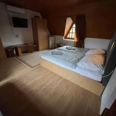 Feszek Apartment Tiszafured
