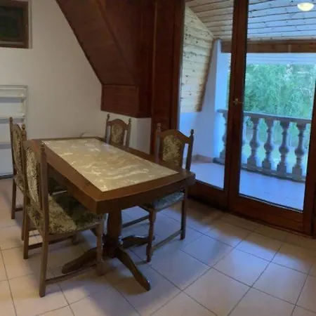 Feszek Apartment Tiszafured