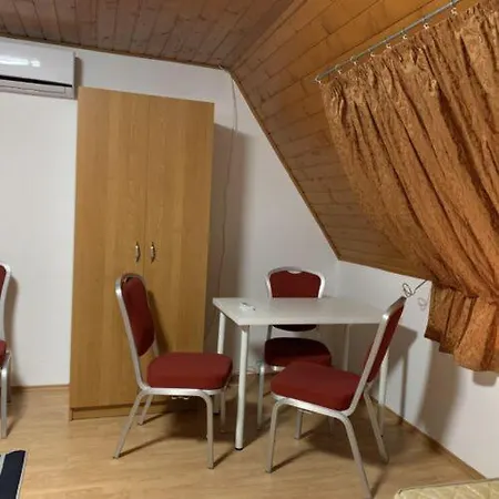 Apartment Feszek *