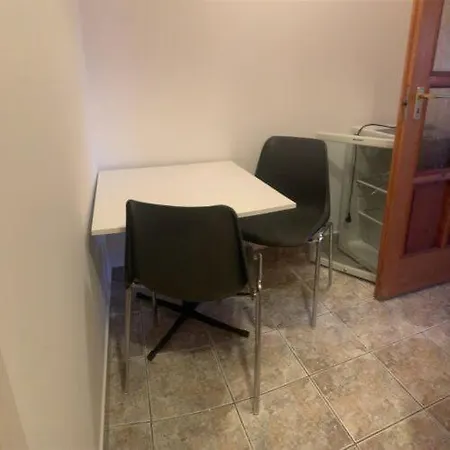 Feszek Apartment *
